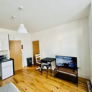 Se4, Self Contained Flat. London