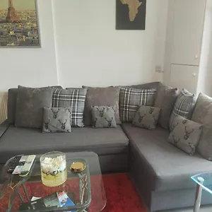 Comfy And Relaxing Apart London